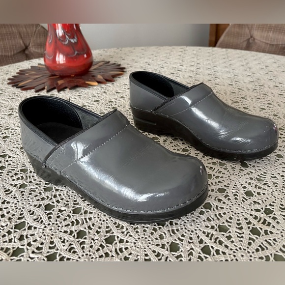 Sanita Shoes - Sanita Gray patent leather clogs size 38 (7 to 7.5 US) Preloved.